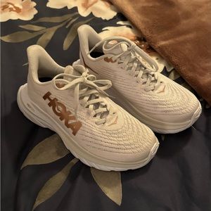 Hoka Mach 5
